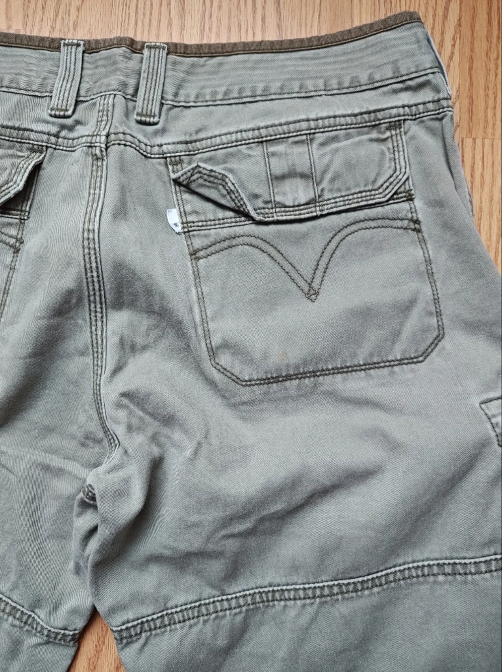 Levi’s Men’s Cargo Shorts Size 32 Sage Olive Green Heavy Duty Canvas Utility